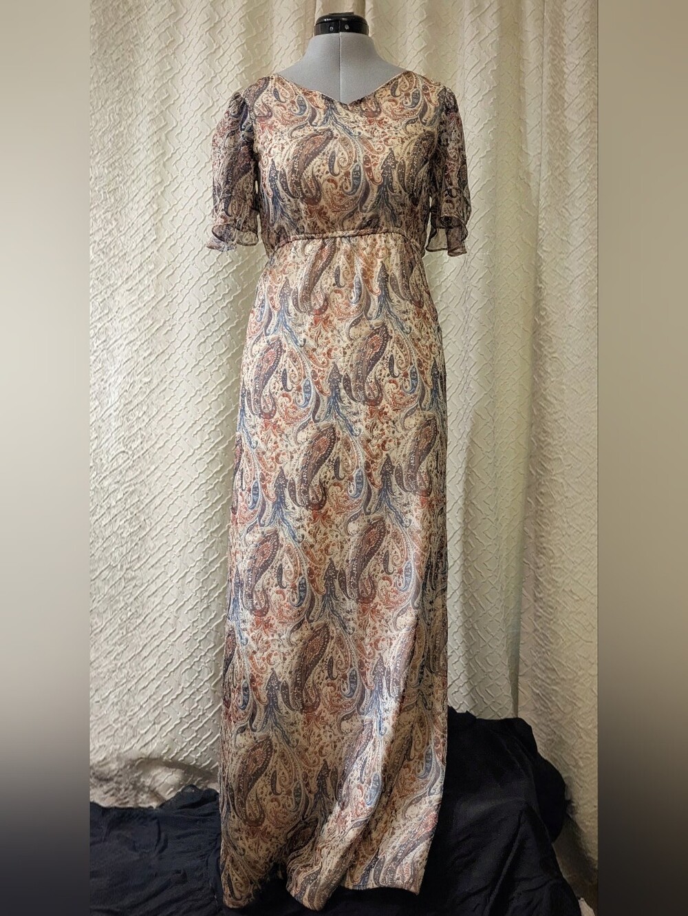 Paisley Print Maxi Dress in Cream and Blue Size XS